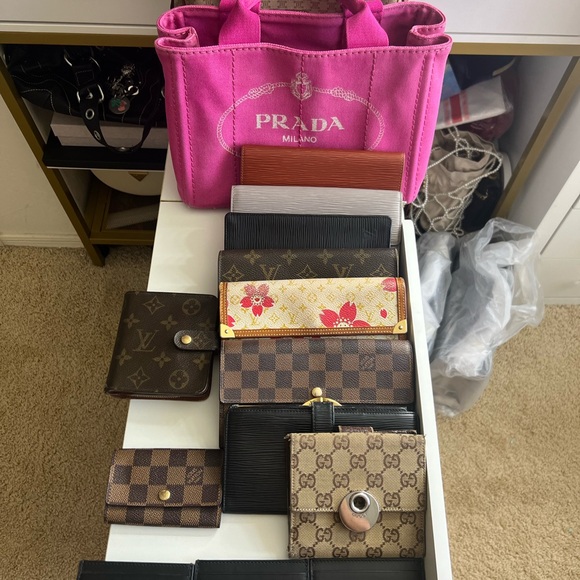 Poshmark live notification - Picture 3 of 5